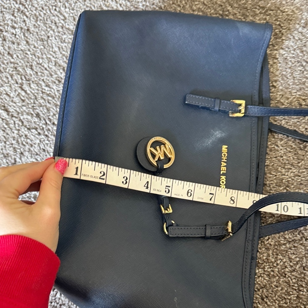 Michael Kors Jet Set Travel Tote Navy - Picture 15 of 16